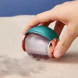 Clothes fluff removal roller ball